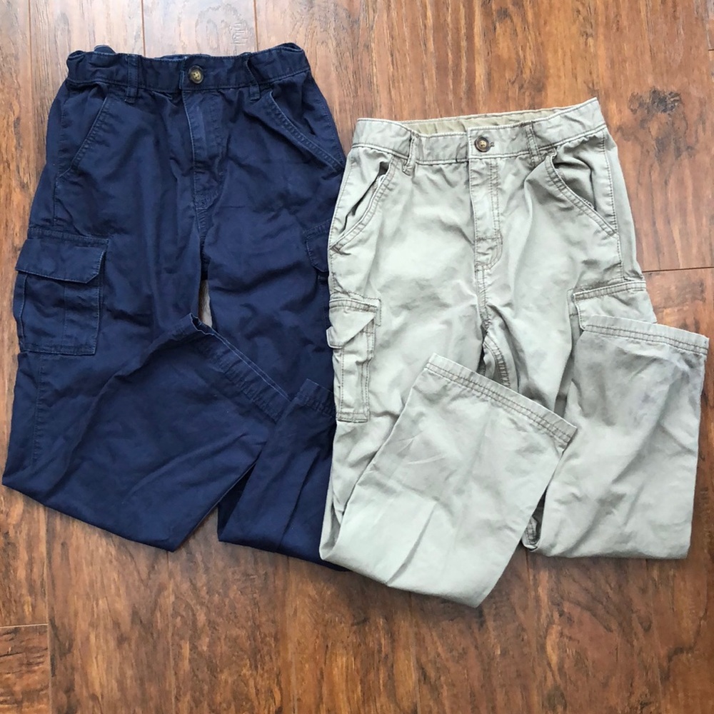 💙SOLD💙2 pair boys cargo pants ~ Size 8